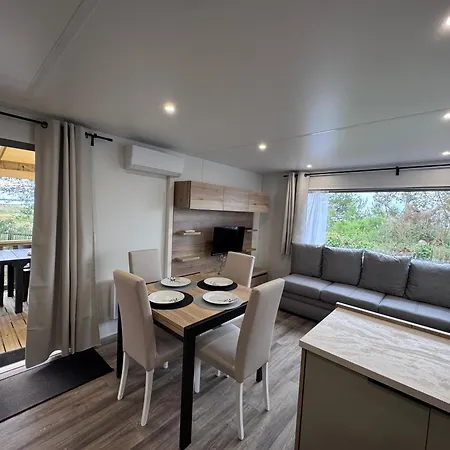 Campeggio Luxueux 1ere Igne *